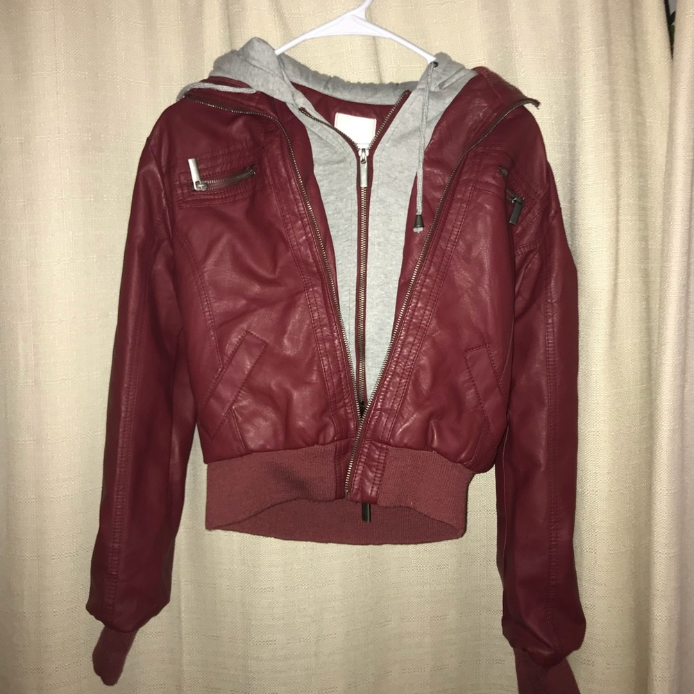 Cute leather jacket!!